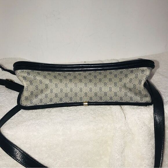 Gucci vintage navy micro Gg and black leather bag - Picture 10 of 16